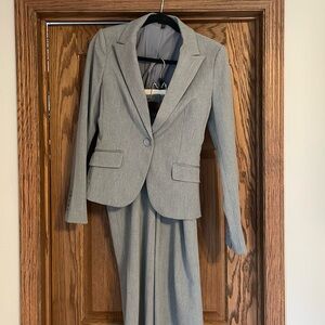 Women’s Express Grey Pant Suit Set